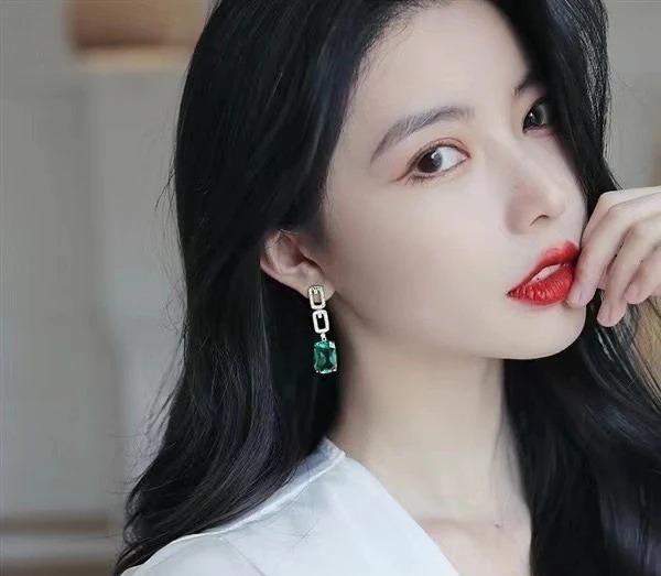 Emerald Green Crystal Drop Earrings Geometric