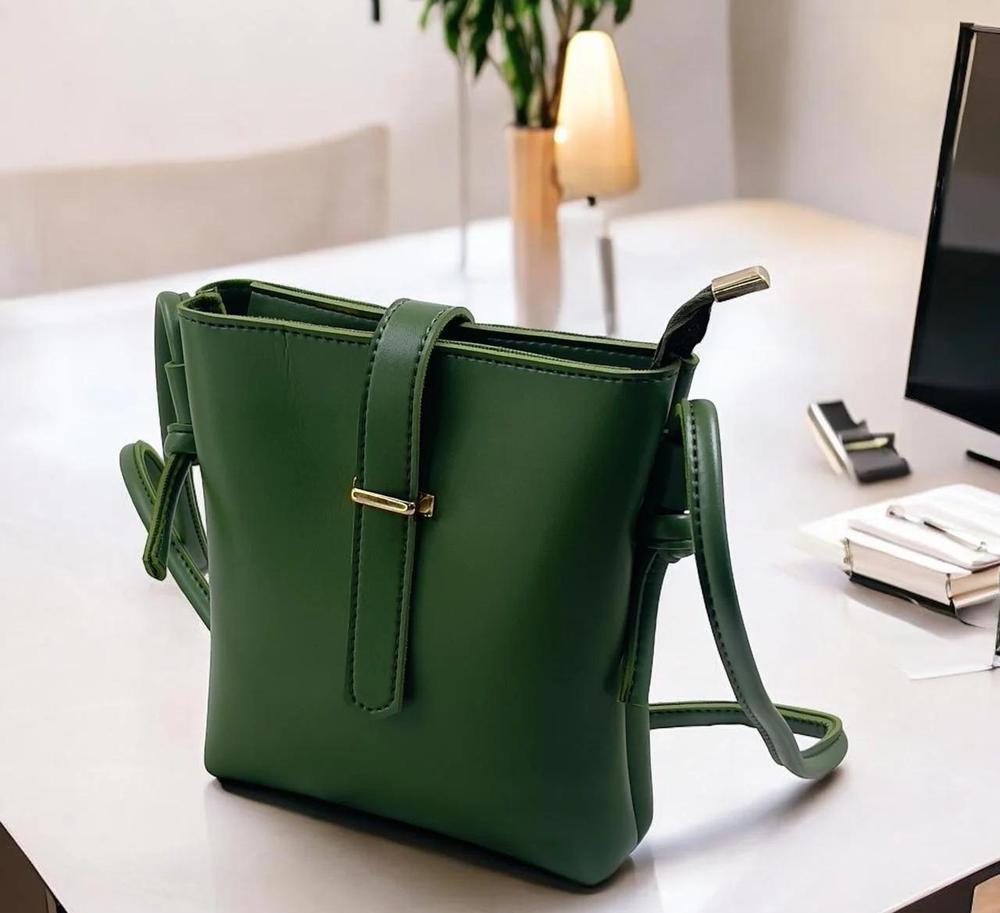 Women's Emerald Green PU Leather Crossbody Bag | Buy Online in Pakistan at MetroCart – Women's | MetroCart Pakistan