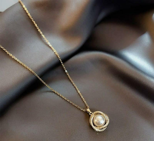 Charming Pearl Pendant Necklace with Crystal Halo Gold Chain