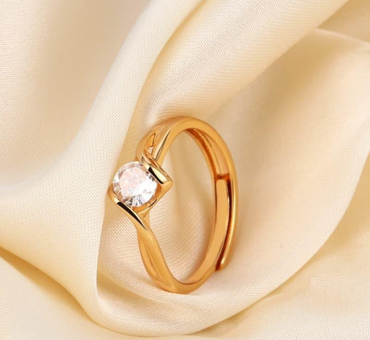 Beautiful Solitaire Engagement Ring Gold